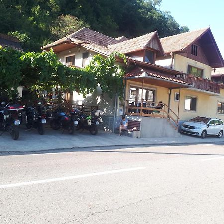 Casa Dina Hotel Băile Herculane Buitenkant foto